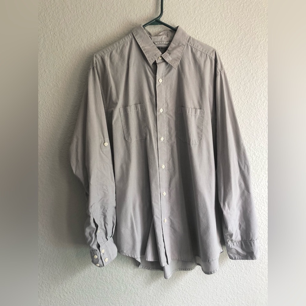 Spring and Mercer XL, gray and white men’s collared button down shirt